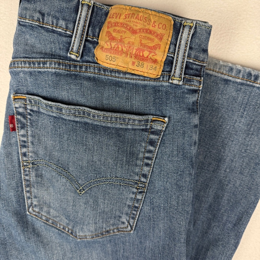 Levi's 505 Jeans Mens 36x31 Regular Fit Medium Wash Denim